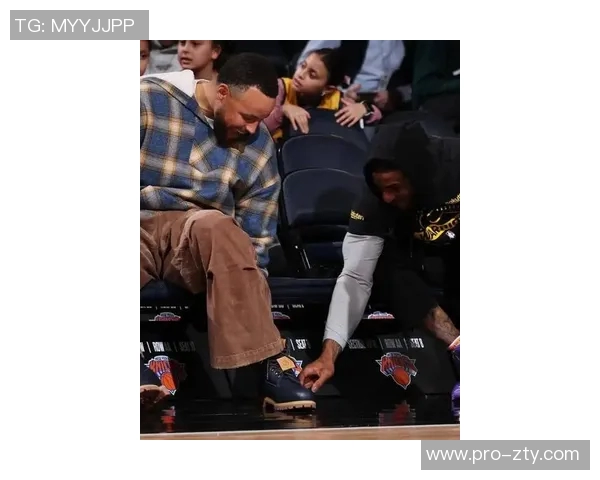 库里幽默回应穿鞋致敬克莱称只是偶然试鞋合脚